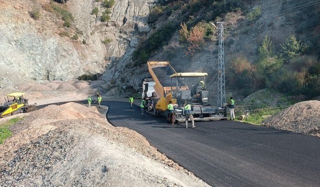 Hatay'da yıpranan yollar asfaltlanıyor