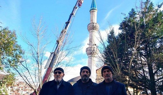 Büyükşehir, Elmalık Camii’nin minare külahını yeniledi