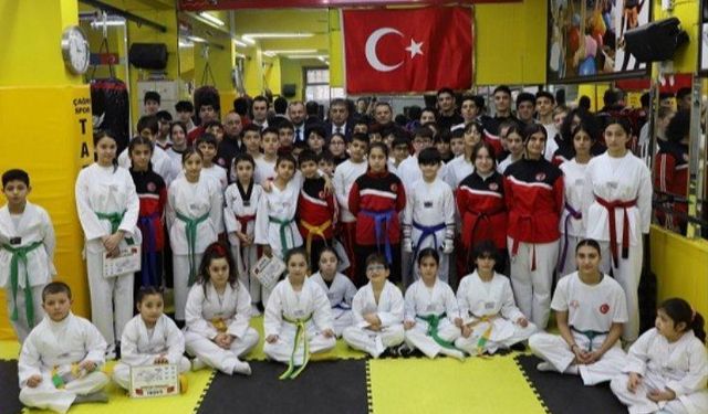 İzmir Gençlik ve Spor İl müdürü Murat Eskici'den Çağrı Spor Kulübü'ne ziyaret