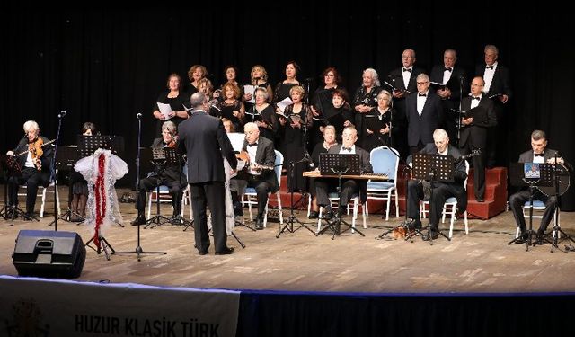 İzmir Narlıdere'de keyifli konser