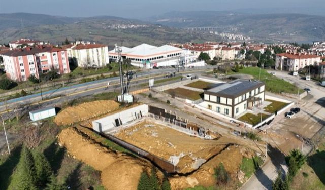 İzmit Ayazma Mahallesinde futbol sahasına adım adım