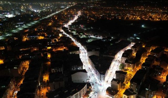 Manisa'da Horozköy Caddesi ışıl ışıl