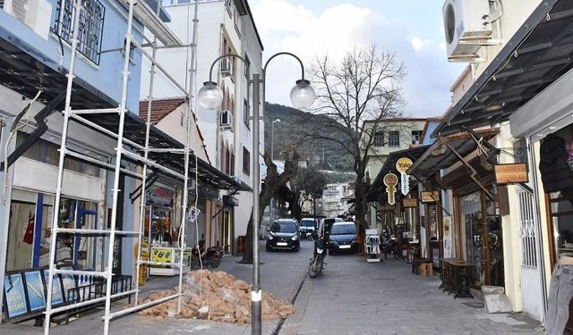 Manisa'da sokak sağlıklaştırma çalışmaları yerinde incelendi