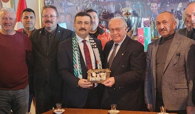 Selçuk Türkoğlu'ndan Bursaspor'a destek